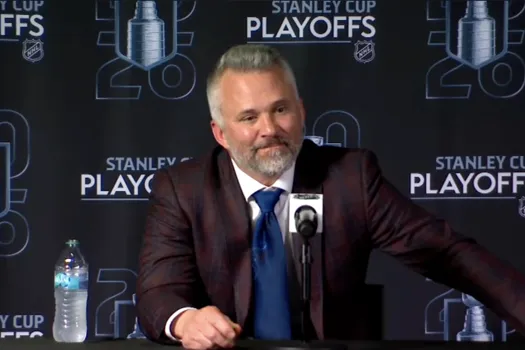 Larmes aux yeux: Martin St-Louis craque en parlant de sa mère