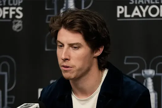 Mitch Marner tourne le couteau dans la plaie : Toronto en paie le prix publiquement
