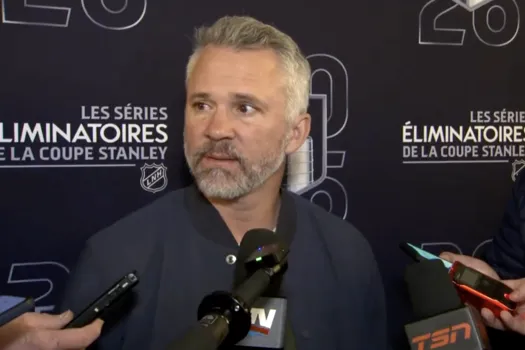 Nuit difficile pour Martin St-Louis: bête comme ses pieds avec les journalistes