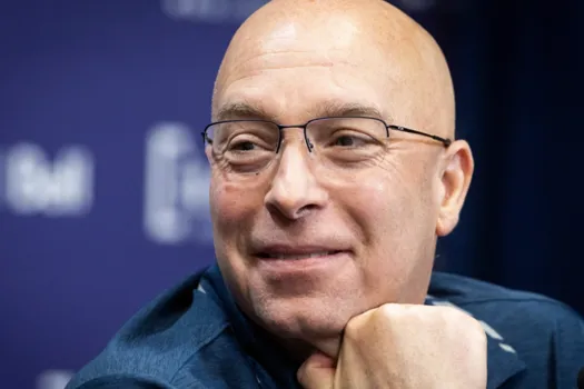Transaction en vue : Kent Hughes prêt à sacrifier son meilleur espoir en défense