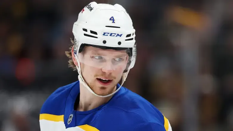 Alerte transaction: les Blackhawks obtiennent un défenseur vedette