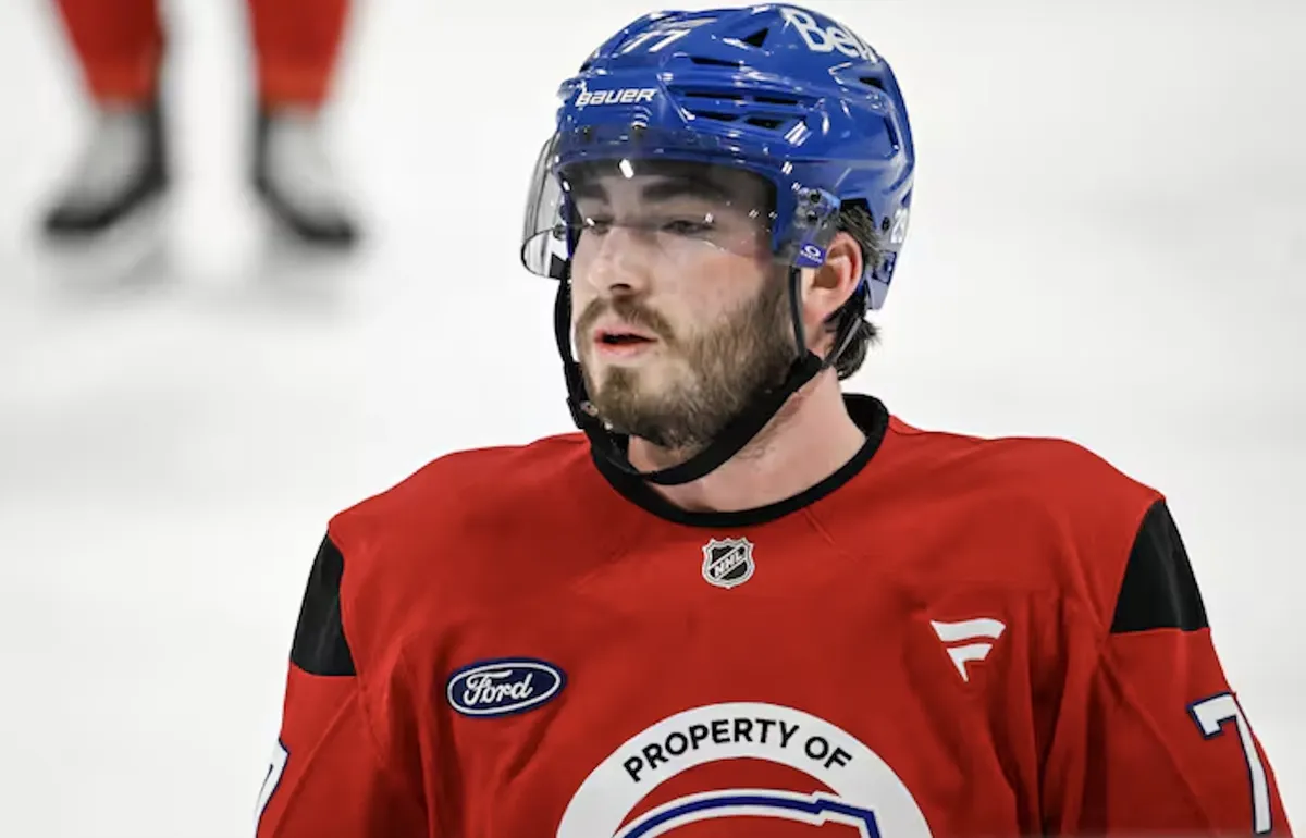 Attitude déplacée: Kirby Dach fait jaser à Edmonton