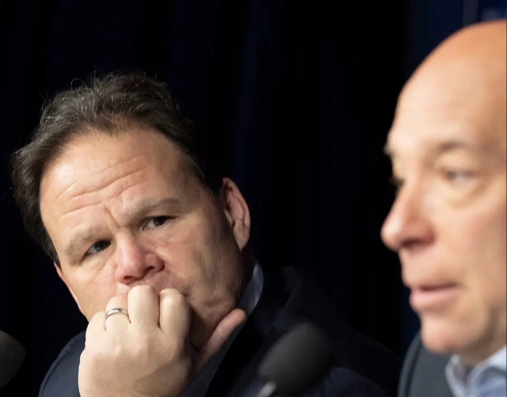 Échec annoncé: un agent n'est pas tendre envers Jeff Gorton et Kent Hughes