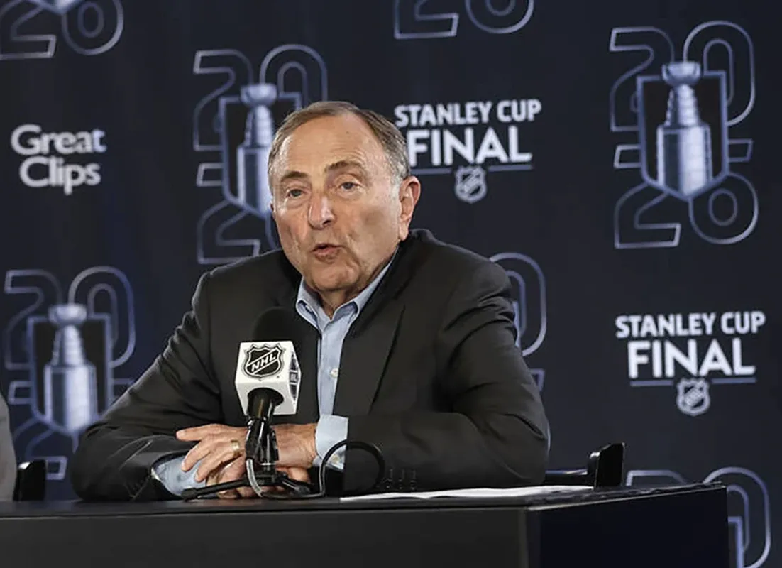 Gary Bettman encaisse un revers majeur : le hockey québécois respire enfin