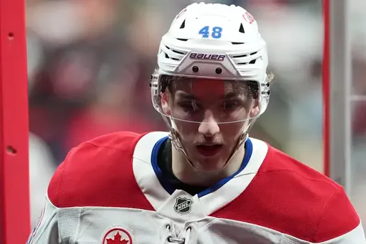 Drapeau rouge pour Lane Hutson: Kent Hughes doit réagir