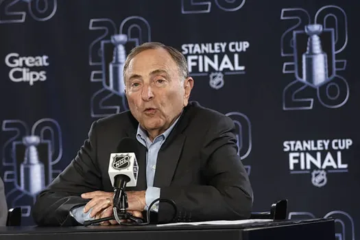 Gary Bettman encaisse un revers majeur : le hockey québécois respire enfin