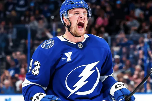 Méga transaction dans la LNH: les Maple Leafs frappent un coup de circuit
