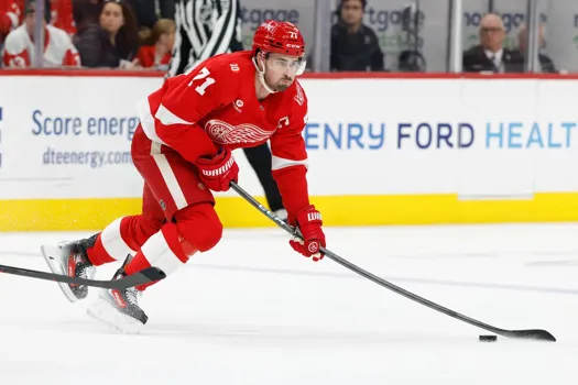 Revirement de situation: Montréal ajouté sur la liste, Steve Yzerman l'exige