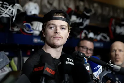 Sortie publique de TVA Sports : Cole Caufield durement visé