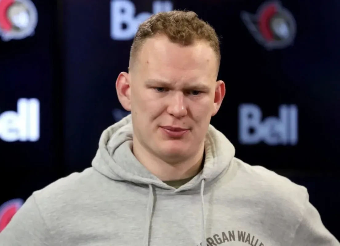 Brady Tkachuk sous le choc : ses anciens coéquipiers brisent enfin le silence