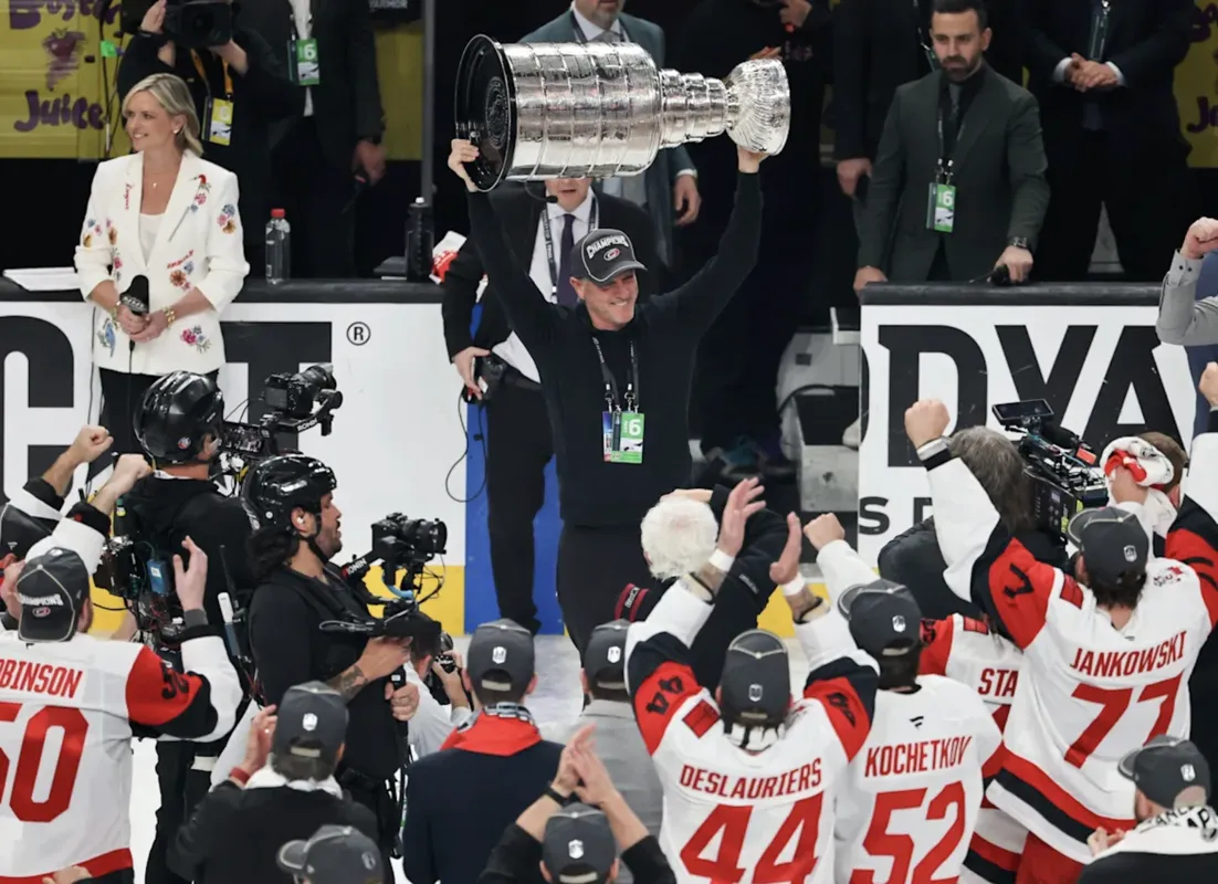 Controverse dans la LNH : les noms gravés sur la Coupe Stanley ne passent pas