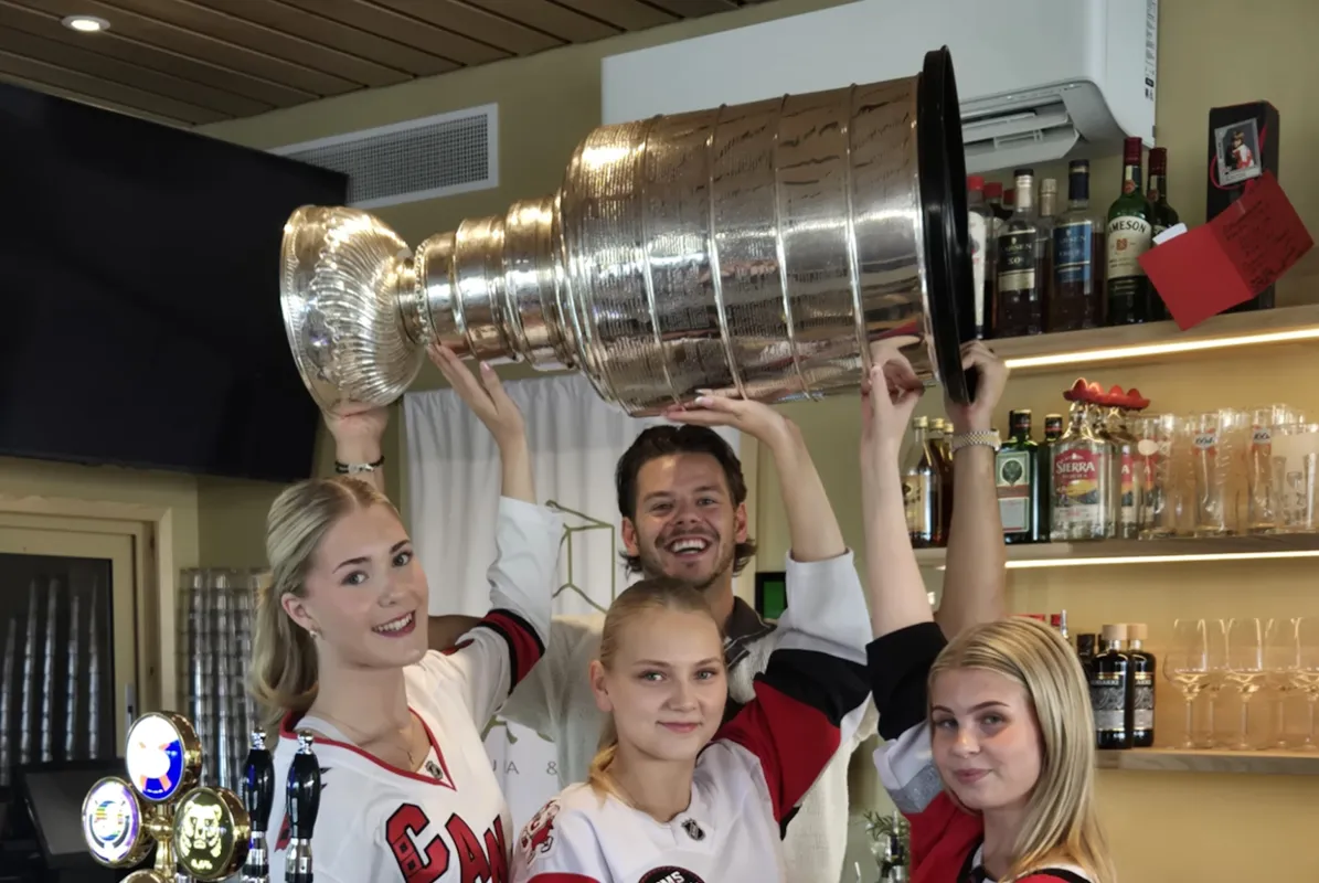 Effondrement de Jesperi Kotkaniemi: sa journée avec la Coupe Stanley tourne mal