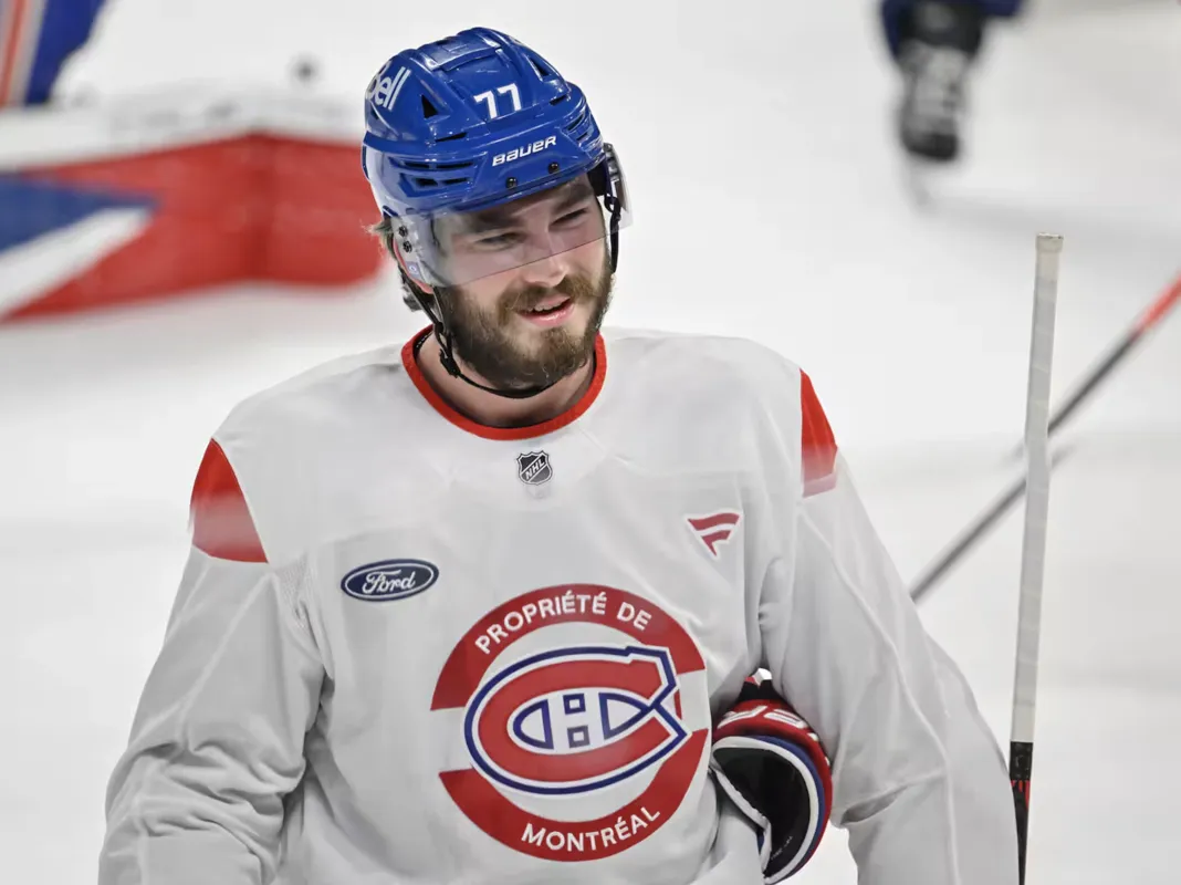 Officiel: Kirby Dach sera échangé