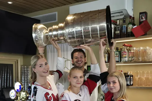 Effondrement de Jesperi Kotkaniemi: sa journée avec la Coupe Stanley tourne mal