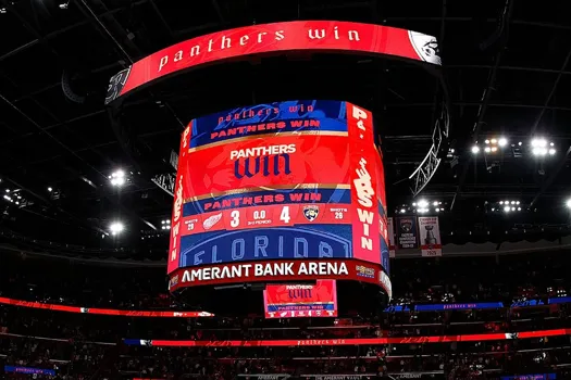 Violence conjugale chez les Panthers de la Floride : la police intervient en pleine nuit
