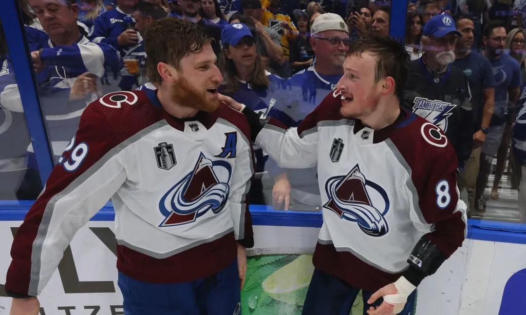Inquiétude au Colorado: Kent Hughes veut profiter de la tension Makar-MacKinnon