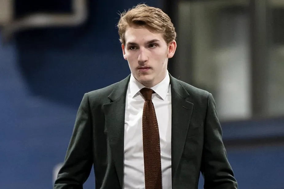 Lane Hutson frappé de plein fouet : difficile de comprendre cette injustice