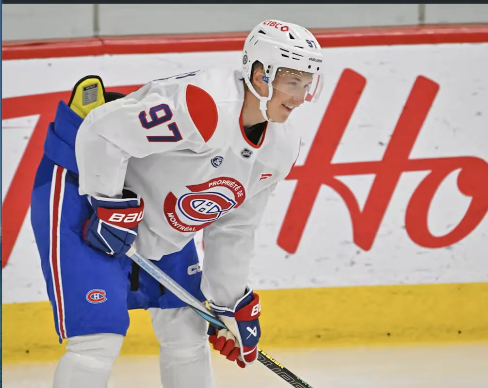 Le 6e choix au total pour Alexander Zharovsky: Kent Hughes commet le vol ultime