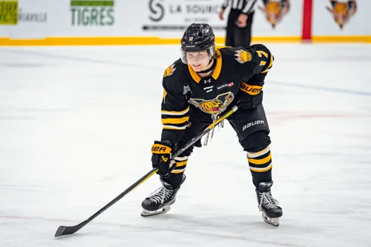 Acquisition d'un petit centre russe: Kent Hughes surprend tout le monde