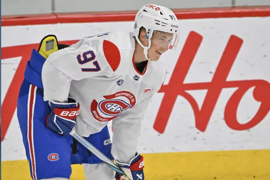 Le 6e choix au total pour Alexander Zharovsky: Kent Hughes commet le vol ultime