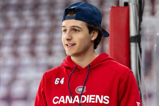 Le Canadien retient son souffle : David Reinbacher fait battre le cœur de Montréal