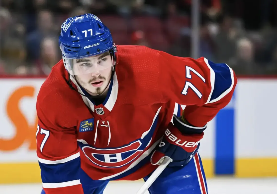 Elliotte Friedman annonce le pire : Kirby Dach ne sait plus où jouer