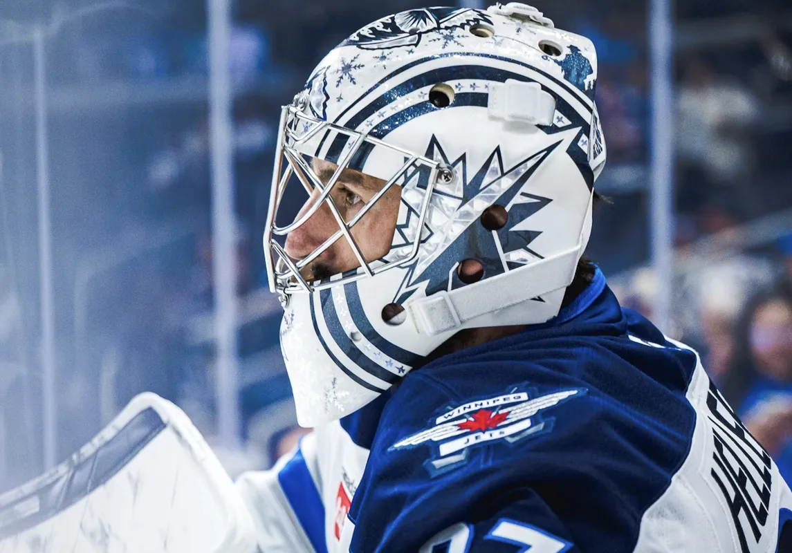 Transaction de Connor Hellebuyck: les offres sont complètement folles