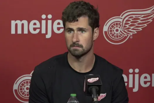 Dylan Larkin franchit la porte : l’ambiance toxique dérange à Detroit