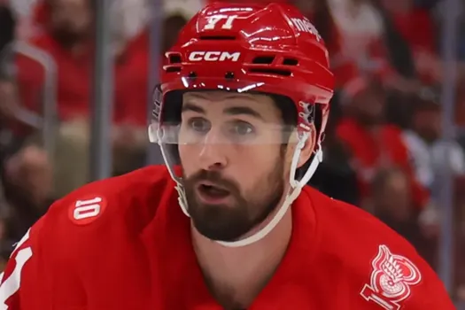 Dylan Larkin se barre des portes de Montréal : les joueurs ne veulent plus de lui