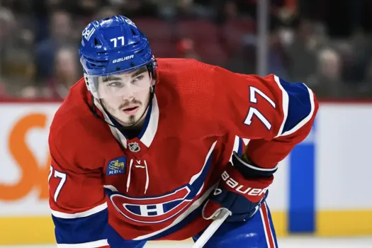 Elliotte Friedman annonce le pire : Kirby Dach ne sait plus où jouer