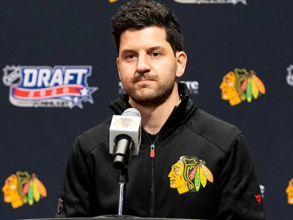 Congédiement demandé: le DG des Blackhawks est dans l'eau chaude