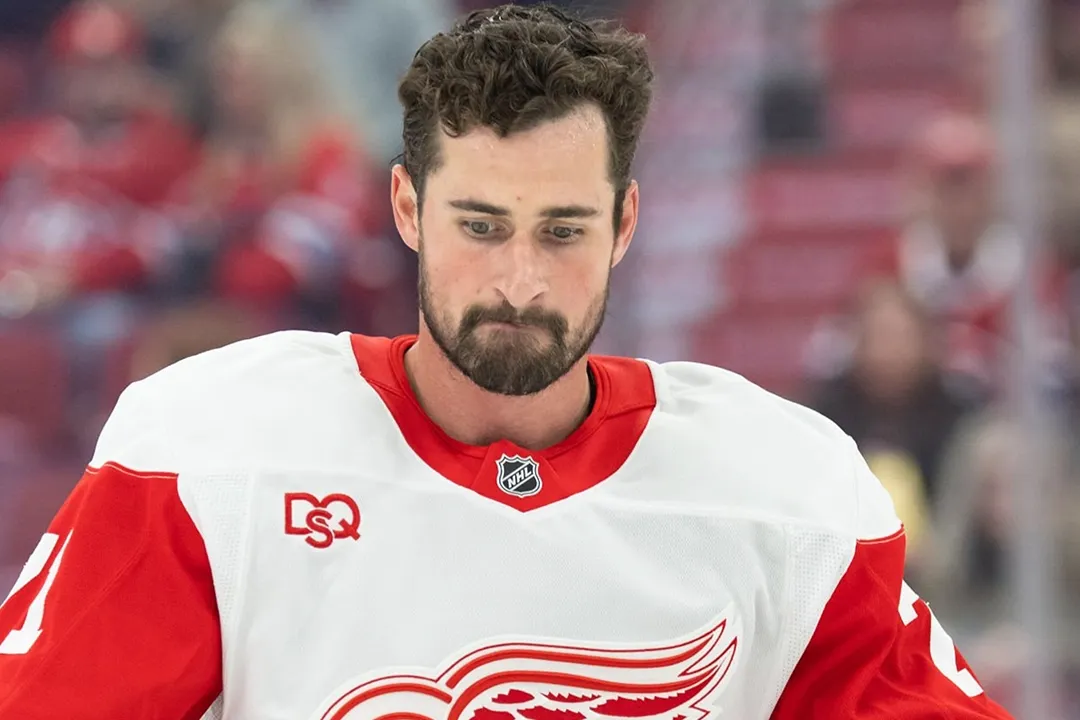 Honte à Montréal : les chants pour Dylan Larkin passent mal
