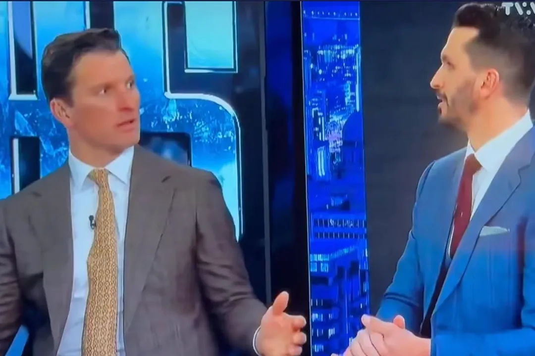 Juraj Slafkovsky dans l’eau chaude : Antoine Roussel et Maxim Lapierre s’enflamment en direct sur TVA Sports
