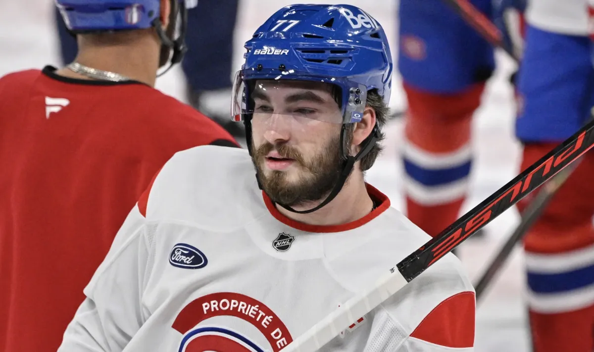 Kirby Dach est brisé: Martin St-Louis n’est plus capable de le supporter