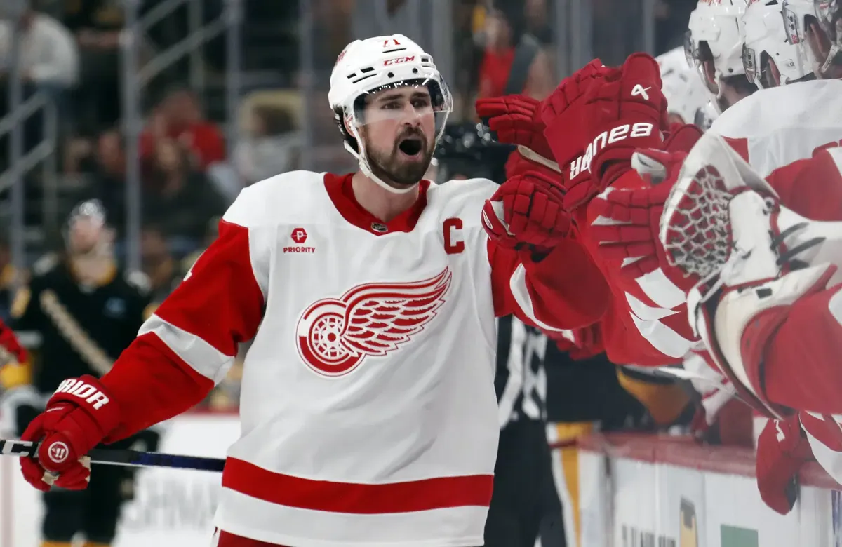 Transaction de Dylan Larkin: le DG des Red Wings se déplace ce soir