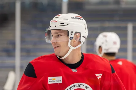 Acquisition d'un talent brut russe: Kent Hughes est informé du prix à payer