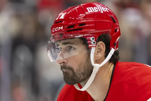 Offre Montréal-Détroit acceptée: le CH et les Red Wings attendent le « oui » de Dylan Larkin