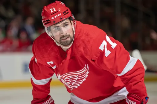 Perte de patience à Montréal: la saga Dylan Larkin tourne mal